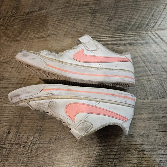 Girls Nike Shoes - Picture 2 of 4